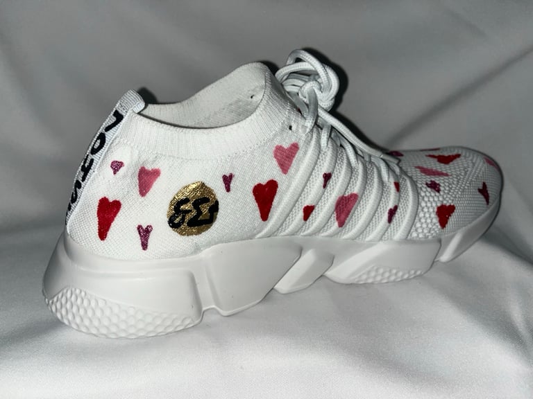 704SE 4 “Valentine’s Day” Image 3