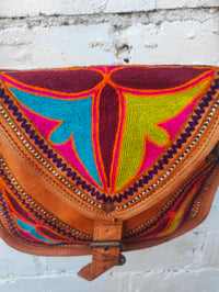 Image 2 of Leather embroidered saddle- EMBROIDERY details