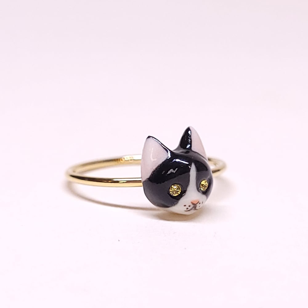 Image of Tuxedo Porcelain & Gold Filled Cat Ring