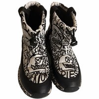 Image 6 of Size 8 EUR 39 GUESS Puffer boots