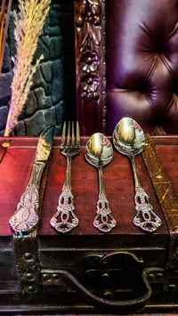 👑The Armored Kingdom Luxury Style Cutlery Set