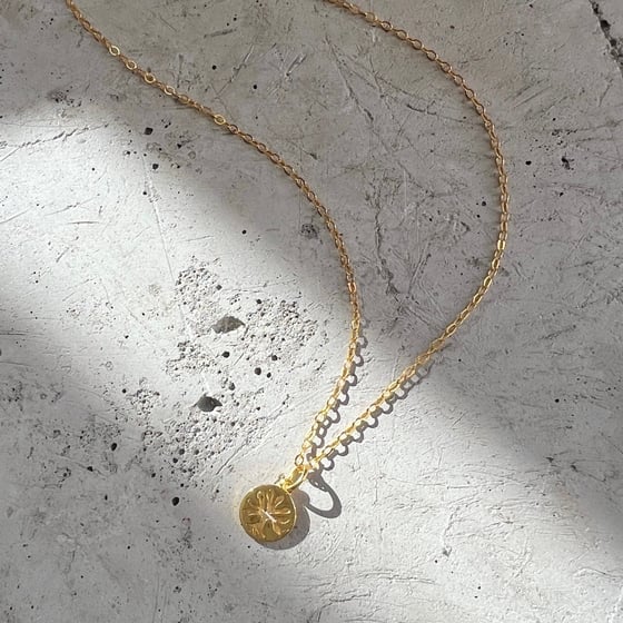 Image of Smykke i gullbelagt sølv med lite anheng