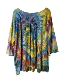 Image 3 of M 100% Cotton Forager Top in Bold Spiral Ice Dye