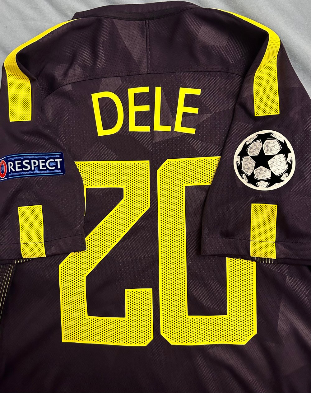 Image of Tottenham Hotspur “DELE 20” 2017/18 Third Shirt + UCL patches (S)