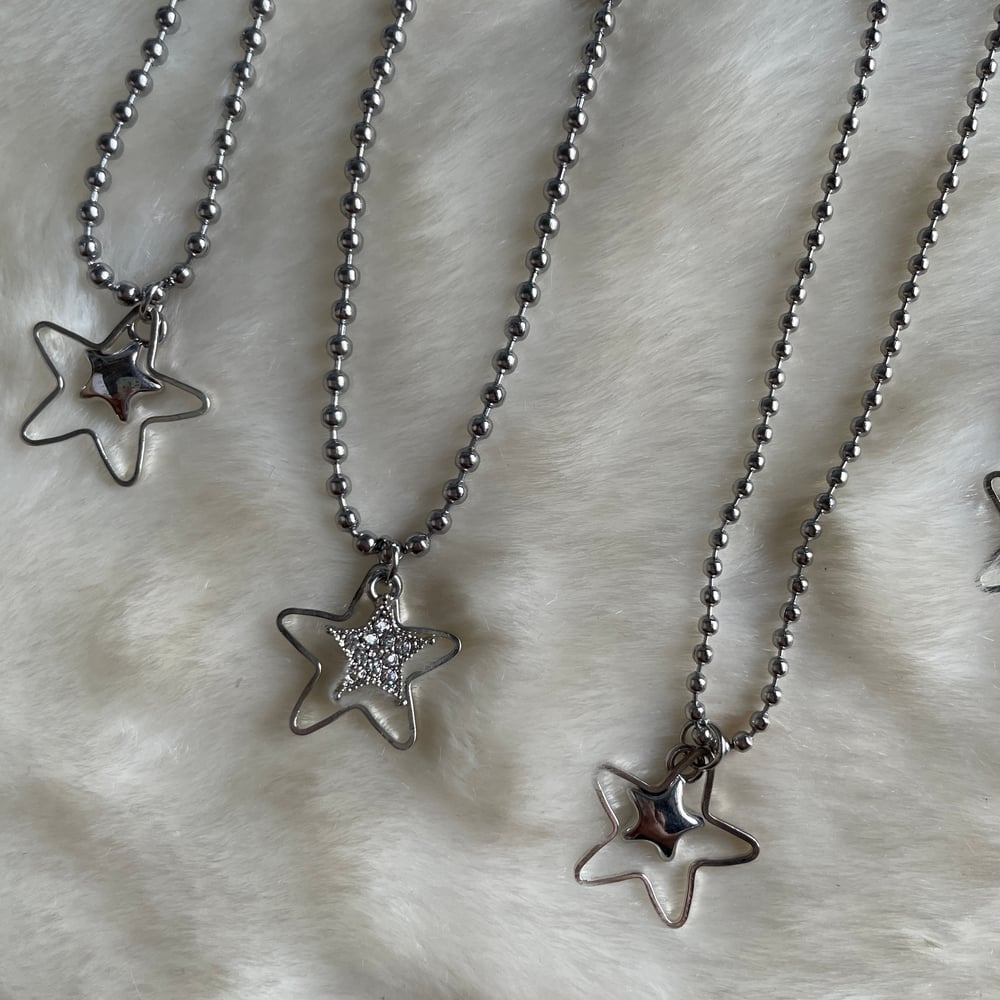 Image of basic star necklace