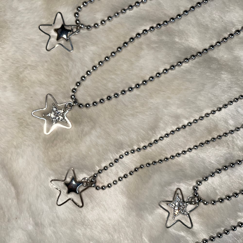 Image of basic star necklace