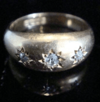 Image 1 of EDWARDIAN 18CT ORNATE YELLOW GOLD BAND OLD CUT DIAMOND STAR GYPSY BAND