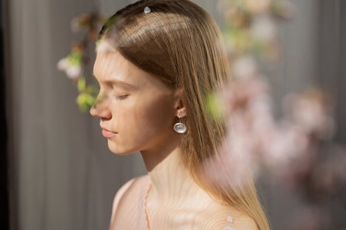 Image of "Beauty / love" silver earrings with rose quartz  · 美 愛 ·