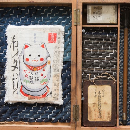 Image of Boîte à trésors "Manekineko, sashiko et Daruma" - Japon