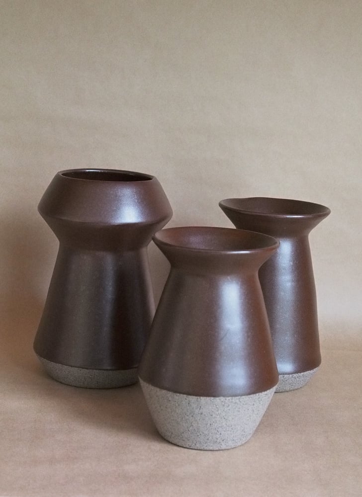 Image of Rongomai vase - hōrua