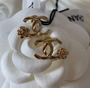 Image of Auth CHANEL Camellia CC Gold Earrings