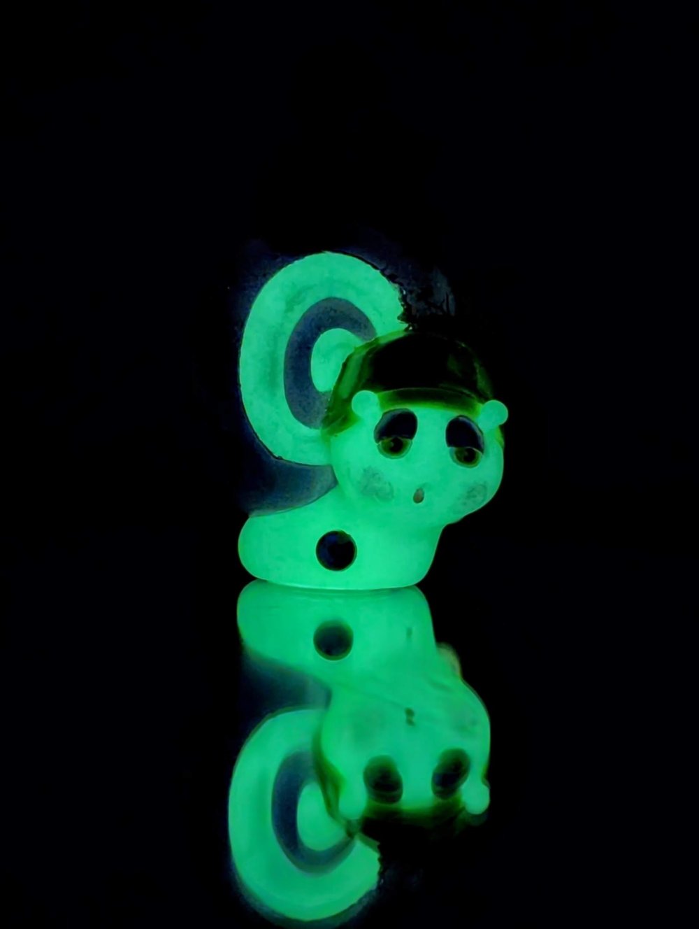 GLO Snail with Crystals and Moss 4"