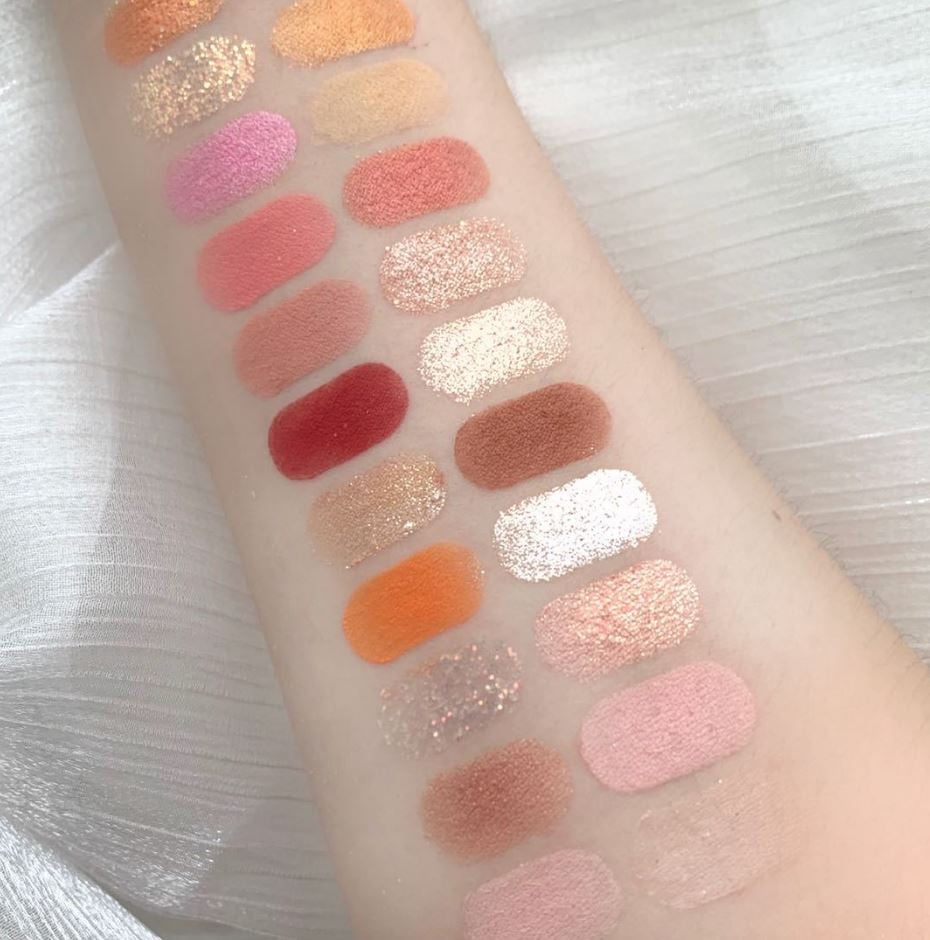 Image of Sweet Strawberry 24-Color Glitter Pearlescent Eyeshadow Palette