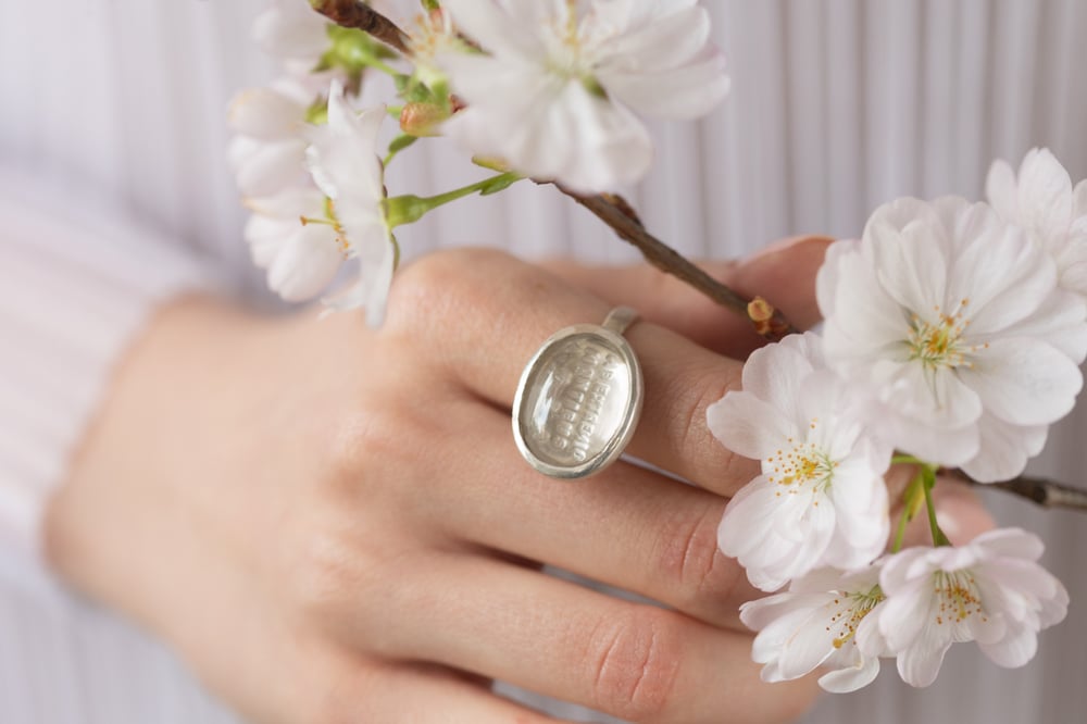 Image of "Wind from distant mountains" silver ring with rock crystal · AB EXTREMIS MONTIBUS AURA ·