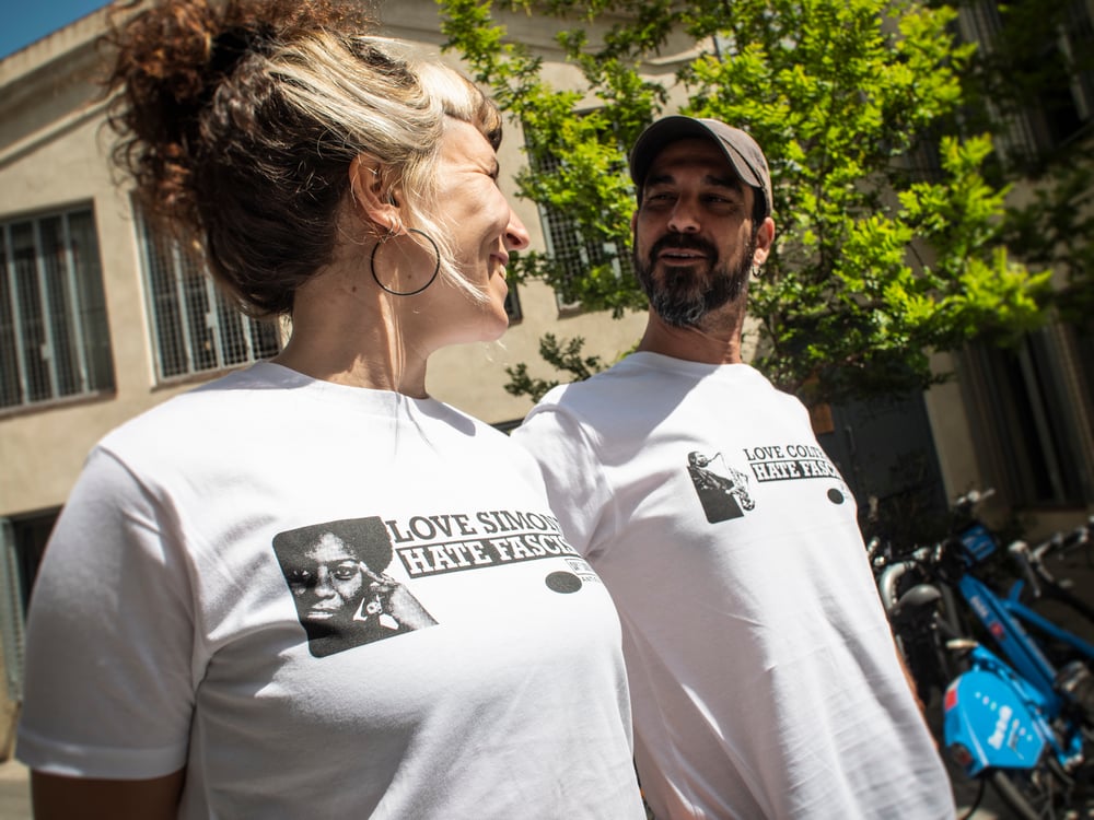 SAMARRETA // CAMISETA // T-SHIRT - LOVE NINA SIMONE / JOHN COLTRANE HATE FASCISM BLANCA