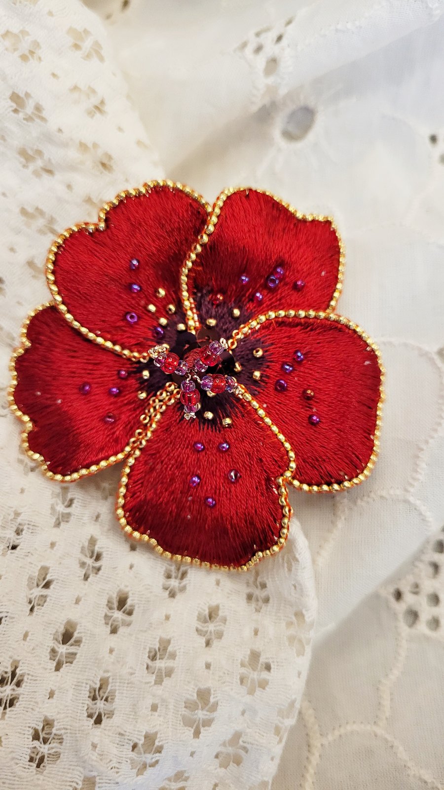 Image of Broche Hibiscus brodé ROUGE 