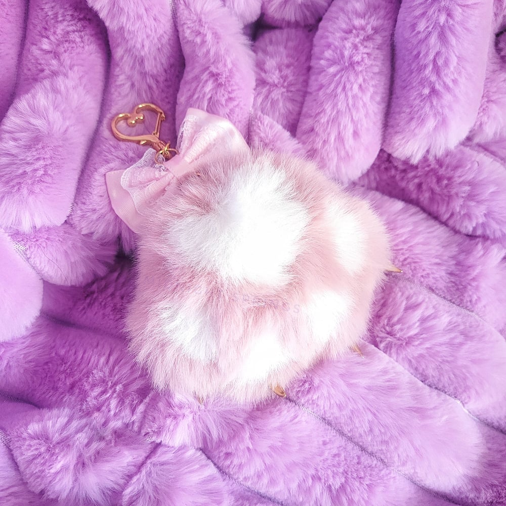 Image of [MADE TO ORDER] Fluffy Faux Fur Paw Keychains - Claws or no claws
