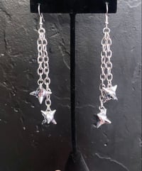 DOUBLETONE FLAIL DANGLY EARRINGS 