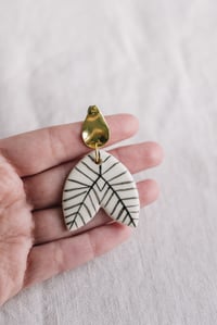 Image 2 of CLAY EARRINGS: Modelo Boho Leafs