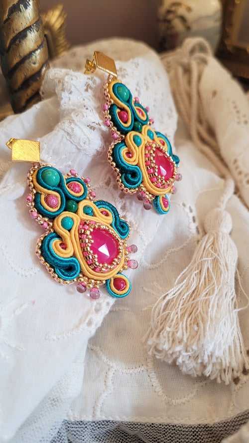 Image of Boucles d'oreilles brodées MADRAS
