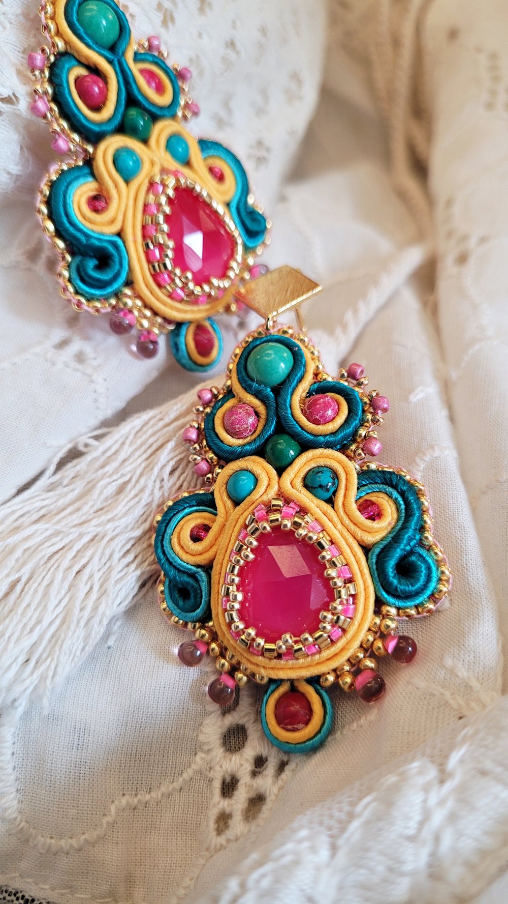 Image of Boucles d'oreilles brodées MADRAS