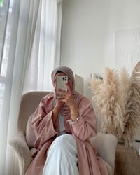 Image 2 of GULABI ABAYA [RUMAYSEH]