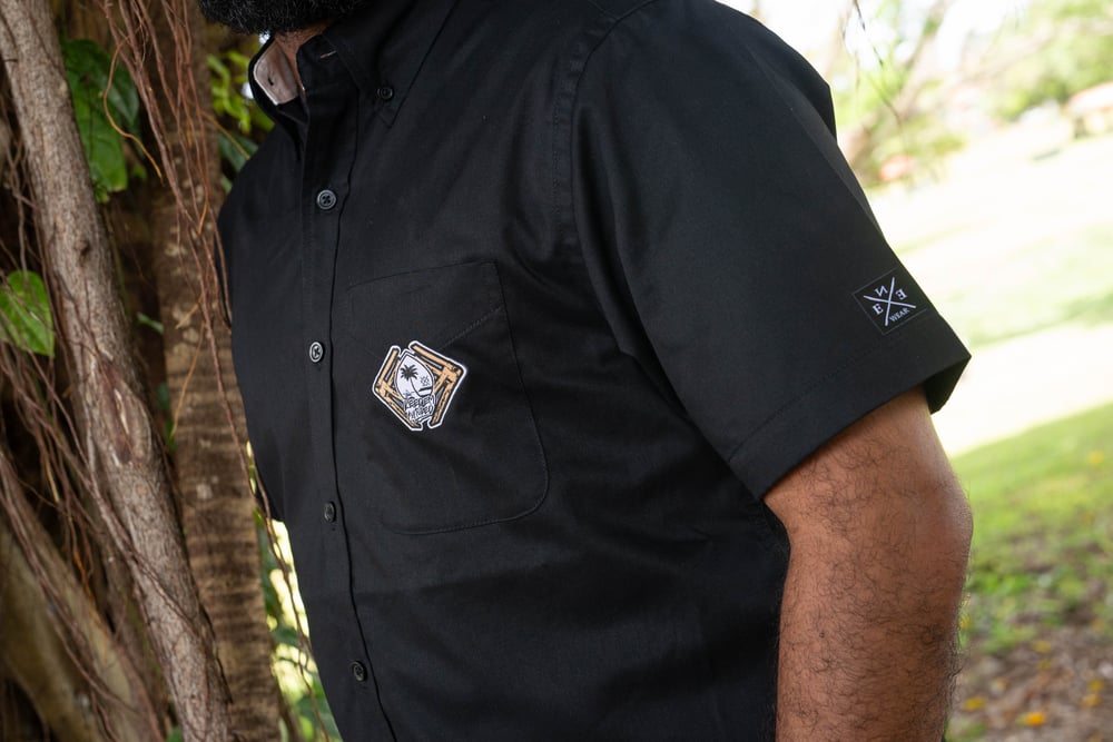 Image of CULTURED SEAL PATCH BUTTON UP