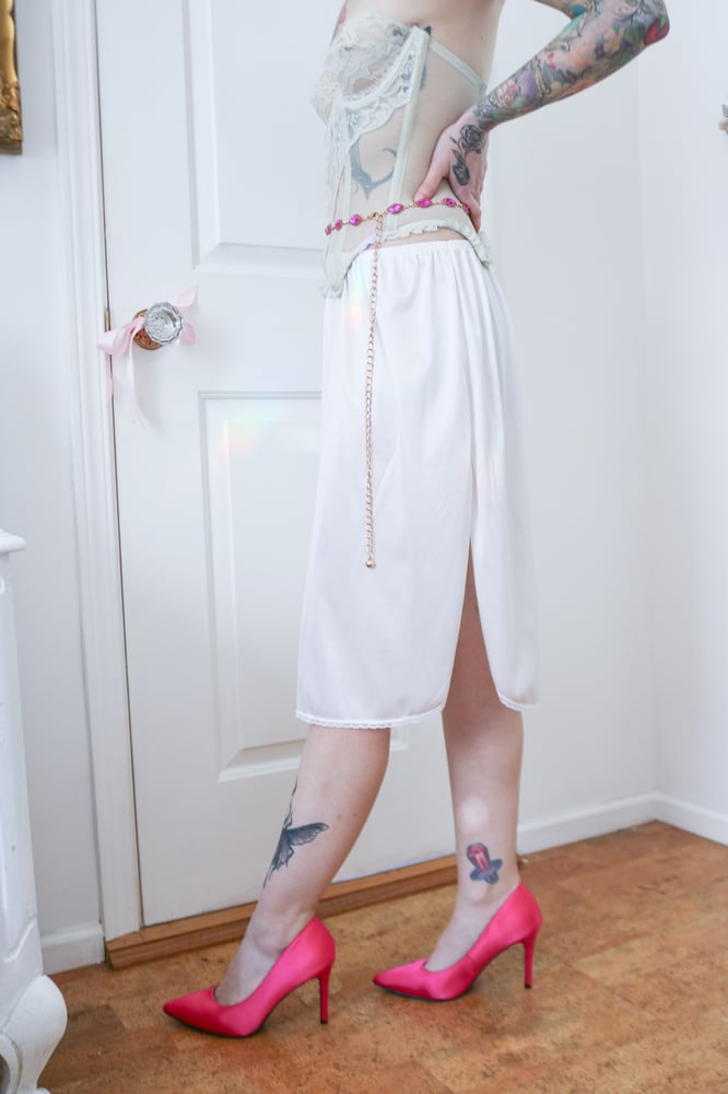 Image of Vintage 1990s Vassarette Silky White Half Slip (XL)