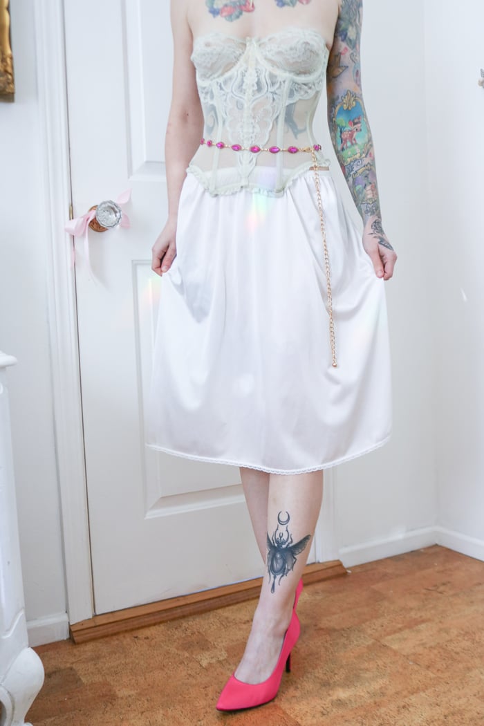 Vintage 1990s Vassarette Silky White Half Slip (XL)