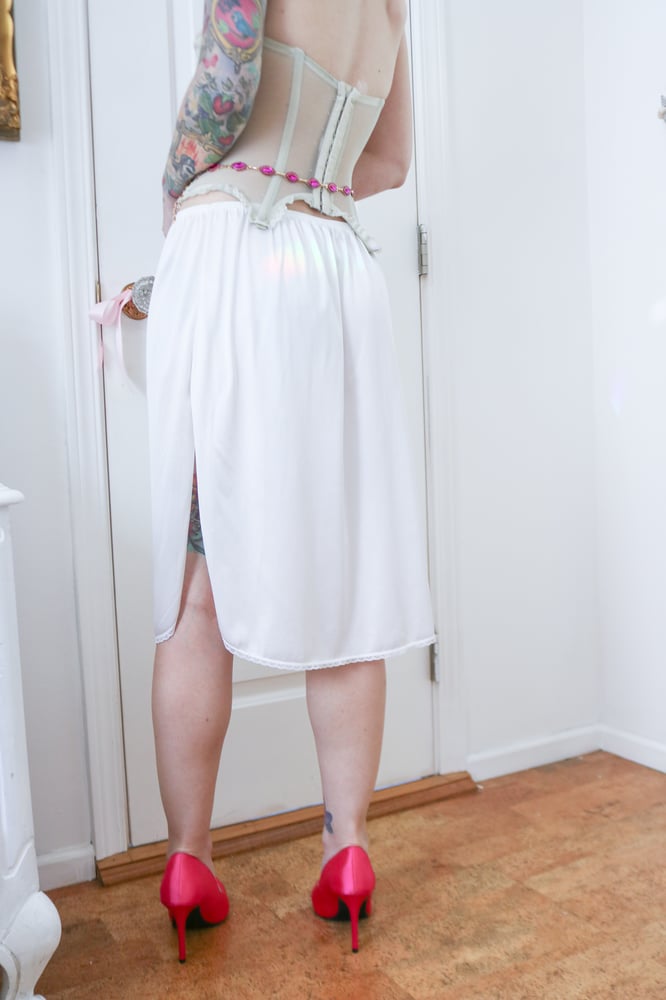 Image of Vintage 1990s Vassarette Silky White Half Slip (XL)
