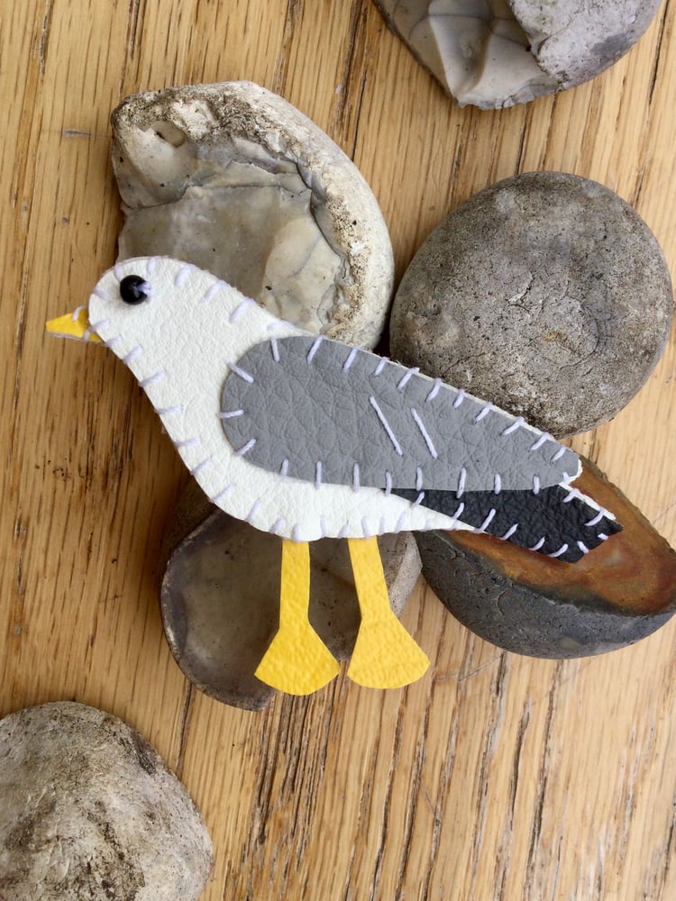 Image of Tiny Seagull Brooch