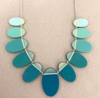 Image 1 of blue fade ovals necklace