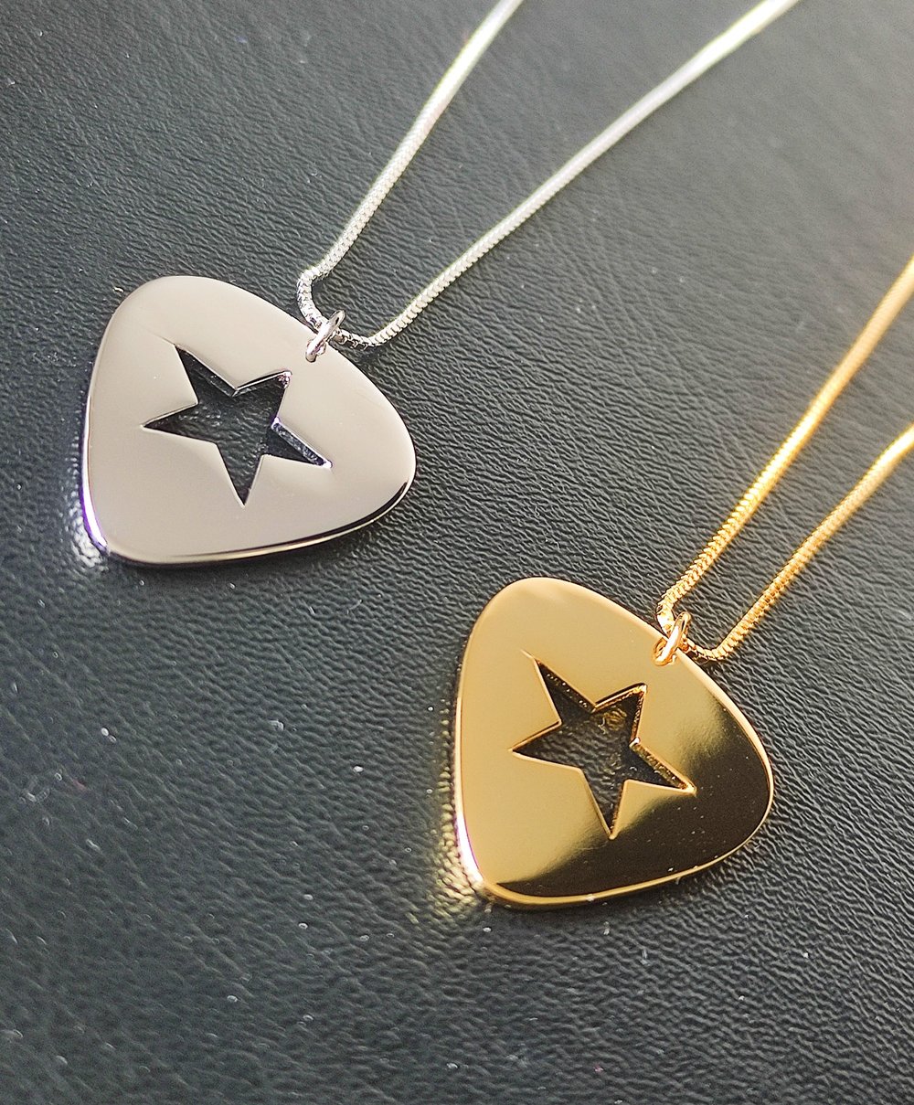 Silver Guitar Pick Star Pendant and Box Chain (925 Silver)