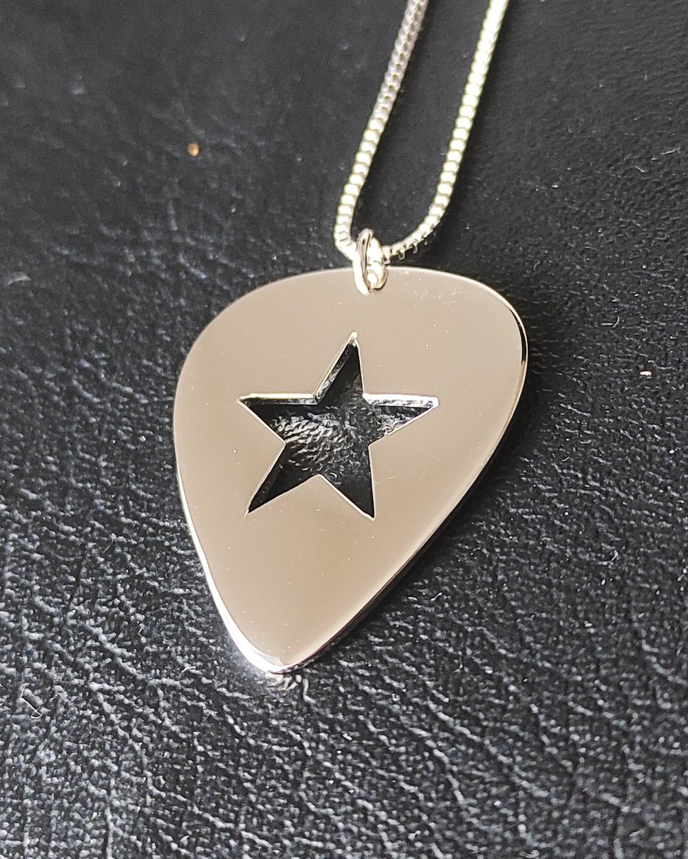 Silver Guitar Pick Star Pendant and Box Chain (925 Silver)