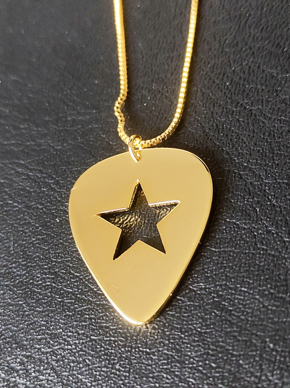 Gold Guitar Pick Star Pendant and Box Chain (925 Silver)