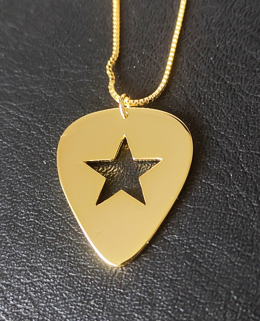 Gold Guitar Pick Star Pendant and Box Chain (925 Silver)