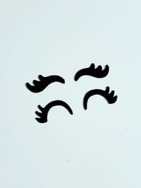 Eye lashes