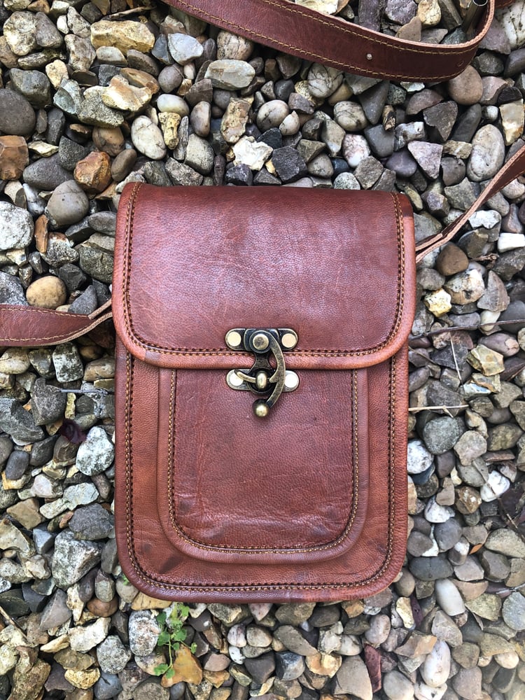Image of 8”x6” Handmade Leather Shoulder/Camera Bag, Front Pocket - rectangle