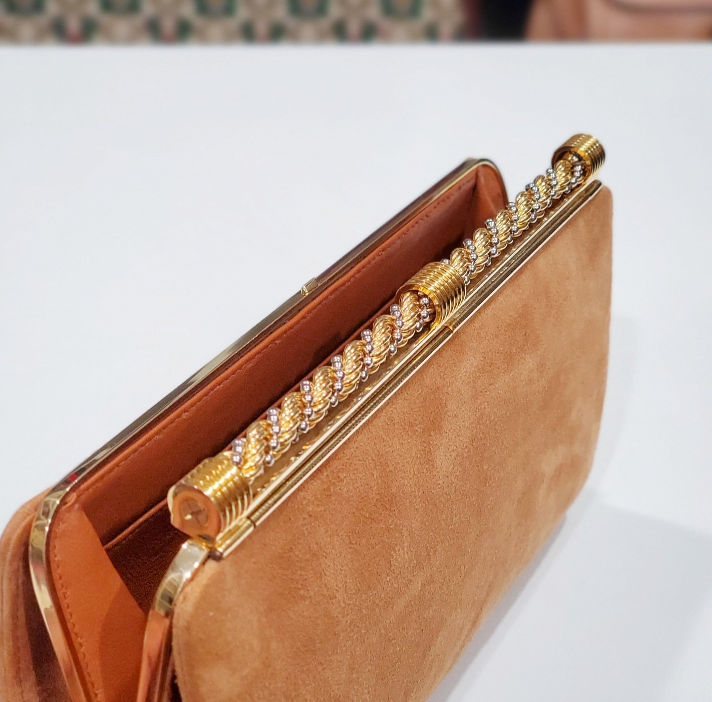 VINTAGE GUCCI FINDS Vtg. Gucci Tan Evening Clutch