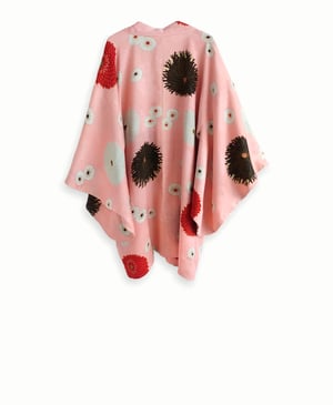 Image of  Kort kimono af rosa silke med krysantemum mm.