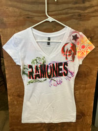 DP ONE OF A KIND PAINTED TEE RAMONES GIRLS XL 