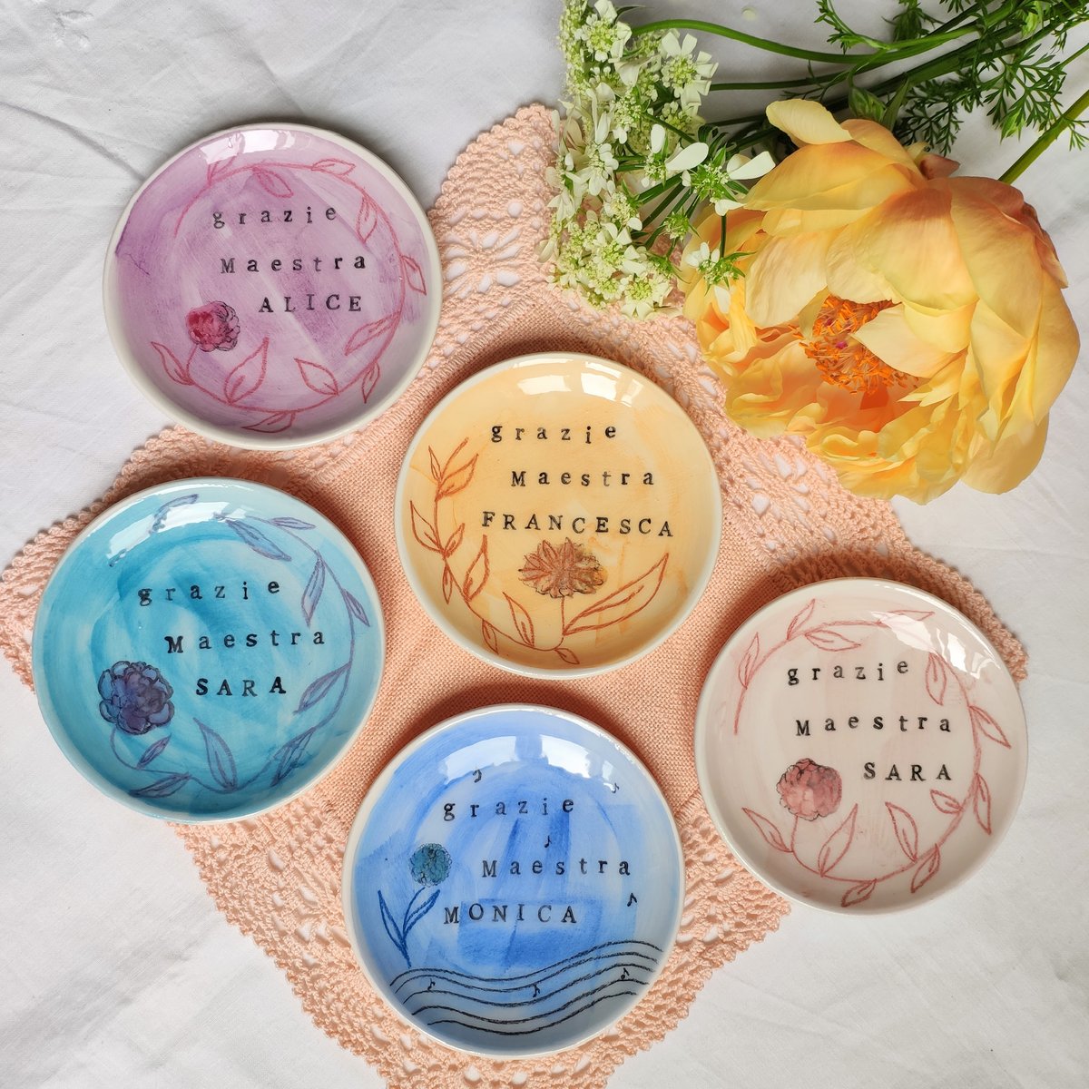 PIATTINO PERSONALIZZATO MAESTRA - NOME + FIORE