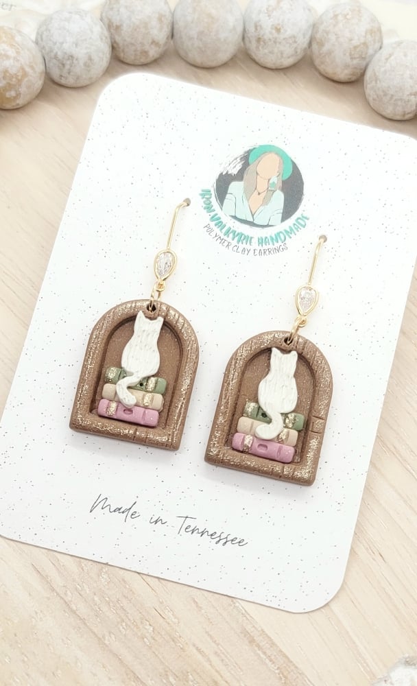 Image of Kitty Bookshelf Earrings