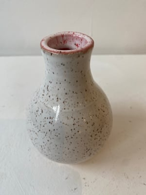 Sam Hewitt / Small vase 1A