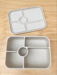 Image 3 of Silicone Bento 5 Lunchbox White Smoke Stars