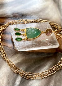 Image 4 of Collier Amulettes émeraude gravée 