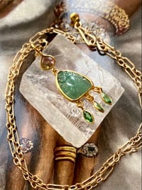 Image 3 of Collier Amulettes émeraude gravée 