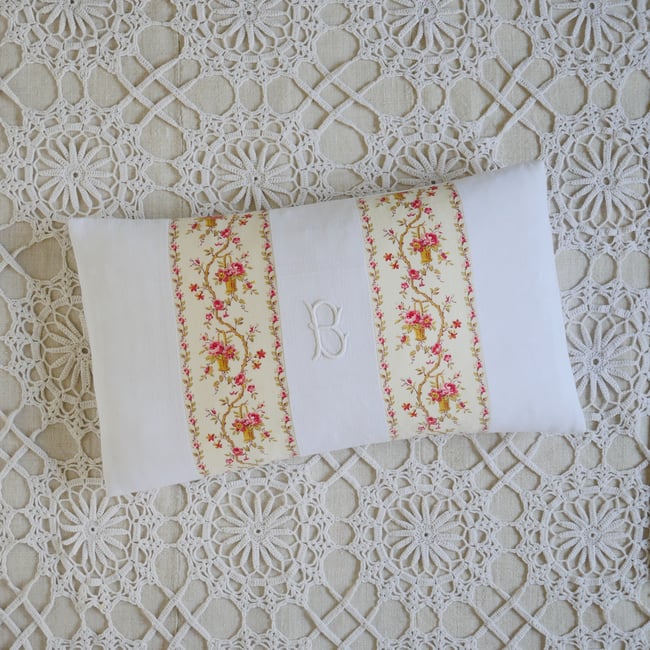 Heirloom Monogram Cushion - B 