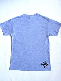 Image of top 10 tee in gray 