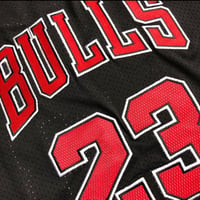 Image 3 of MICHAEL JORDAN CHICAGO BULLS 1997-98 HARDWOOD CLASSICS PLAYER JERSEY - BLACK